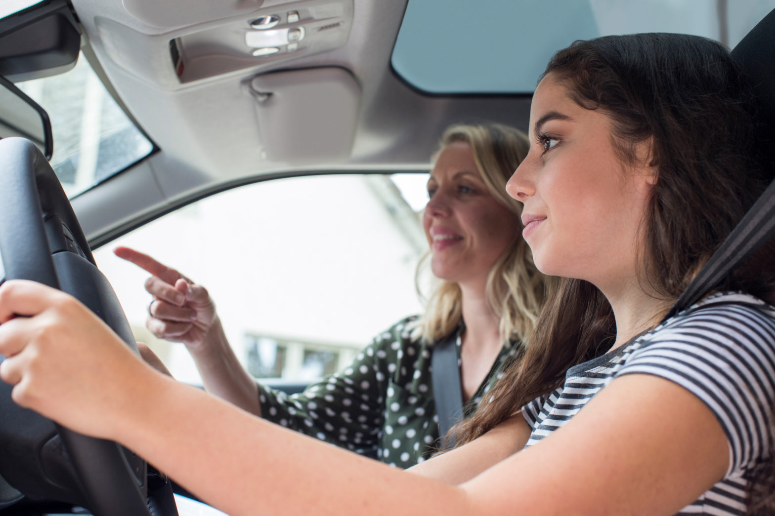 6 Safety-Oriented Tips When Teaching a Teen How to Drive