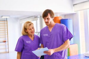 Spine, Stroke, and Orthopedic Rehab: What Families Should Track Week by Week
