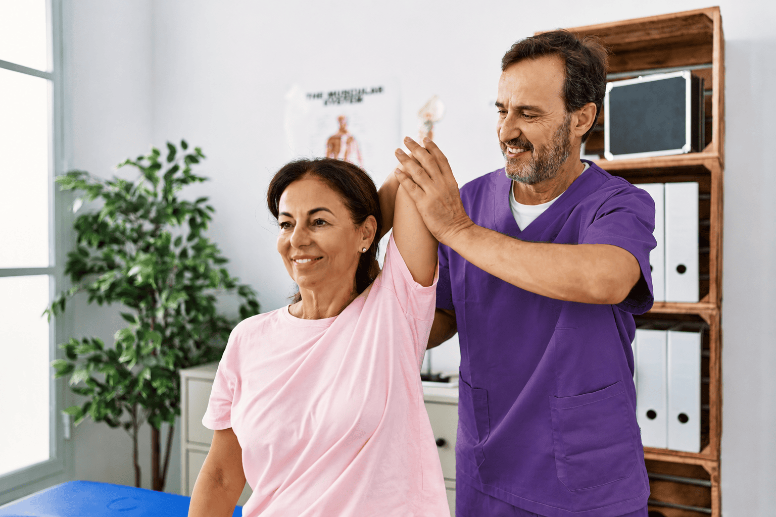 Physical Therapy After Hospitalization: How Therapy Helps Patients Regain Strength Before the Fall Routine Begins